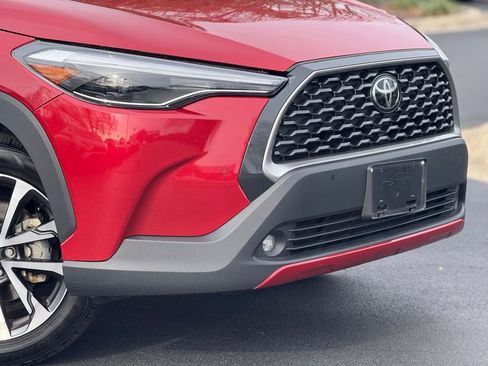 Certified 2024 Toyota Corolla Cross XLE image 6