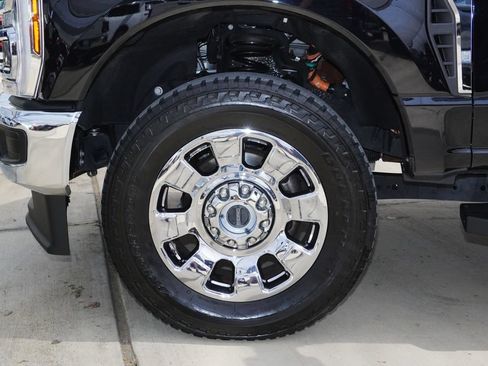 Used 2025 Ford F250 Lariat w/ Chrome Package AWD/4WD image 11