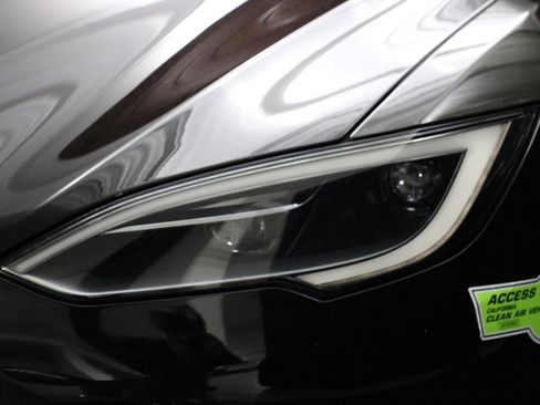 Used 2023 Tesla Model S AWD image 4