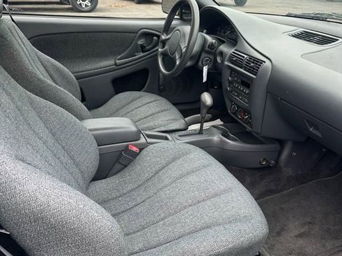 Used 2003 Chevrolet Cavalier Coupe w/ Preferred Equipment Group image 11