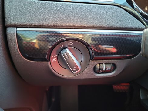 Used 2015 Volkswagen Jetta Sport FWD image 23