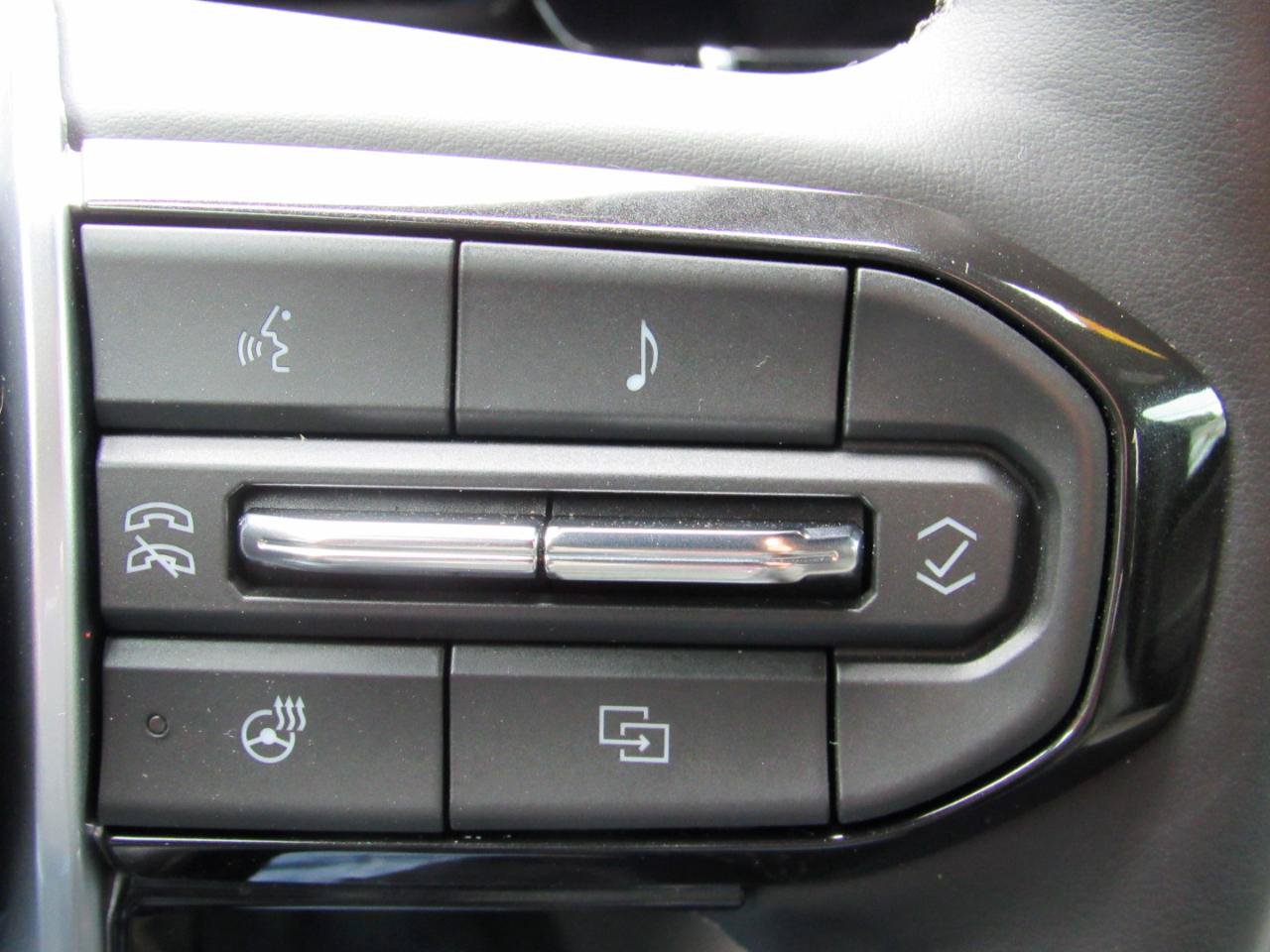 Used 2024 Chevrolet Colorado ZR2 w/ ZR2 Convenience Package III AWD/4WD image 27