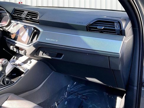 Used 2025 Audi Q3 2.0T Premium w/ Convenience Package image 26