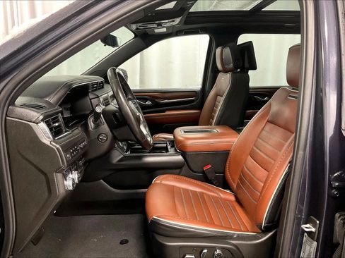 Used 2023 GMC Yukon XL Denali Ultimate image 10