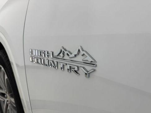 Used 2023 Chevrolet Traverse High Country w/ LPO, Floor Liner Package FWD image 43