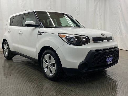 Used 2016 Kia Soul FWD image 1