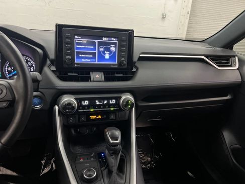 Used 2022 Toyota RAV4 SE w/ Convenience Package AWD/4WD image 19