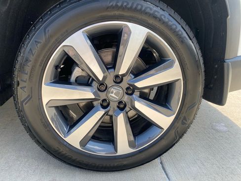 Certified 2025 Honda Pilot Touring image 26