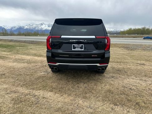Used 2025 GMC Yukon Denali AWD/4WD image 6