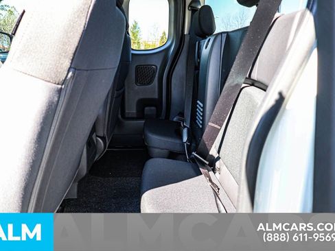 Certified 2025 Nissan Frontier SV image 21