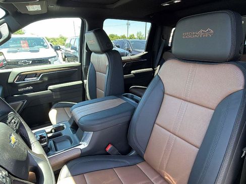 New 2026 Chevrolet Silverado 1500 High Country AWD/4WD image 15