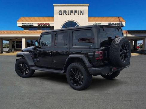 Used 2025 Jeep Wrangler Sahara 4xe image 9