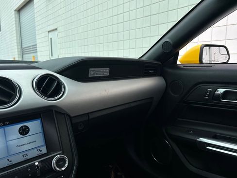 Used 2016 Ford Mustang Premium image 11