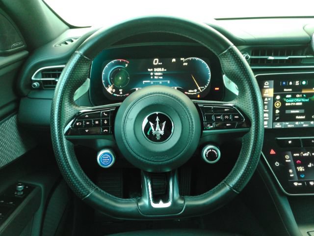 Used 2024 Maserati Grecale GT AWD/4WD image 35