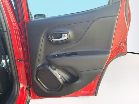 Used 2020 Jeep Renegade Limited AWD/4WD image 28