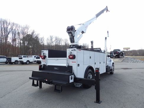 Used 2025 Ford F750 2WD SuperCab Super Duty image 7