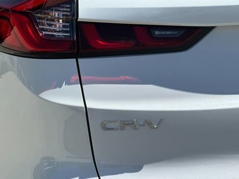 Used 2025 Honda CR-V LX image 25