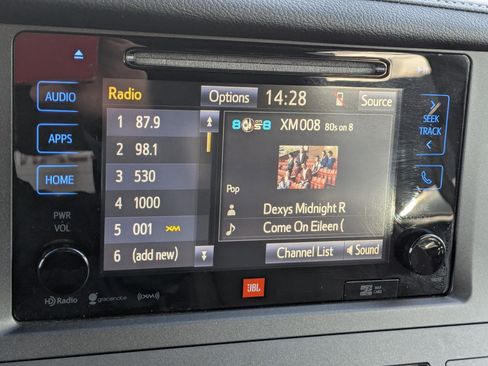 Used 2017 Toyota Sienna Limited Premium image 23