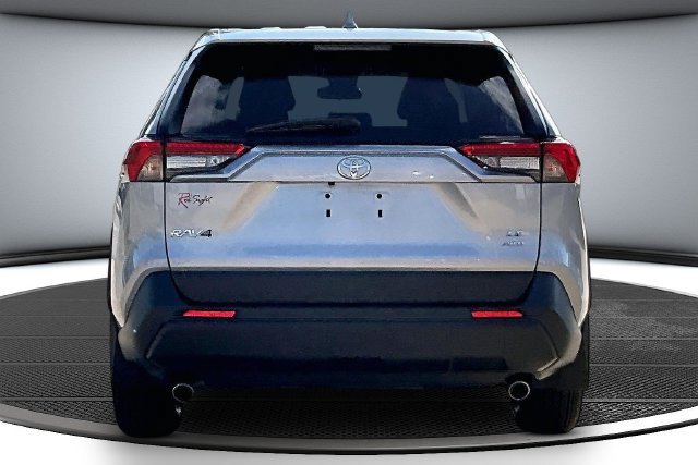 Used 2025 Toyota RAV4 LE AWD/4WD image 5