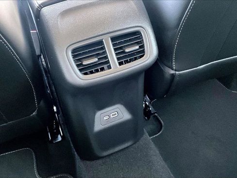 Used 2023 Buick Envision Essence image 12