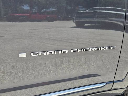Certified 2025 Jeep Grand Cherokee Summit AWD/4WD image 12