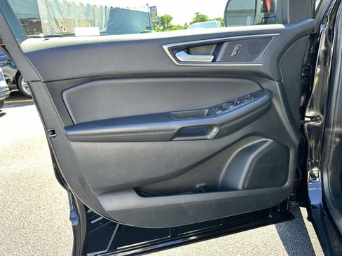 Used 2023 Ford Edge SEL image 9