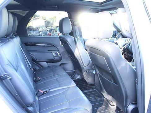 Used 2017 Land Rover Discovery SE AWD/4WD image 22
