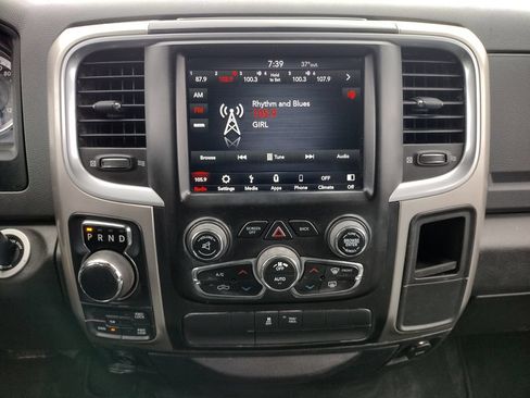 Used 2019 RAM 1500 Classic SLT AWD/4WD image 4