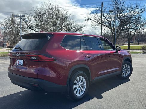 Used 2024 Toyota Grand Highlander XLE image 10