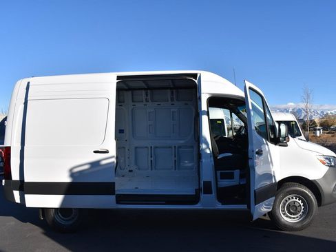 New 2025 Mercedes-Benz Sprinter 2500 image 5