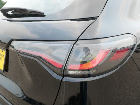 Certified 2025 Honda HR-V LX image 17