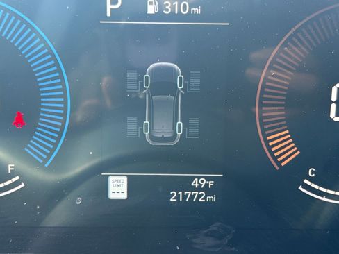 Used 2025 Hyundai Kona SEL image 40