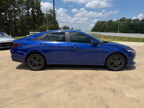 Used 2021 Hyundai Elantra SEL w/ Convenience Package FWD image 6