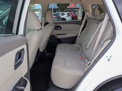 Used 2025 Nissan Rogue SV FWD image 9