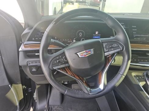 Used 2023 Cadillac Escalade Premium Luxury AWD/4WD image 3