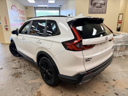 Used 2026 Honda CR-V Sport Touring image 4