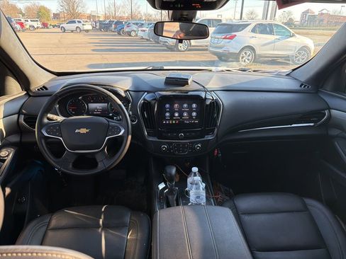 Used 2023 Chevrolet Traverse LT image 5