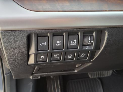 Used 2017 Subaru Outback 3.6R Limited image 24