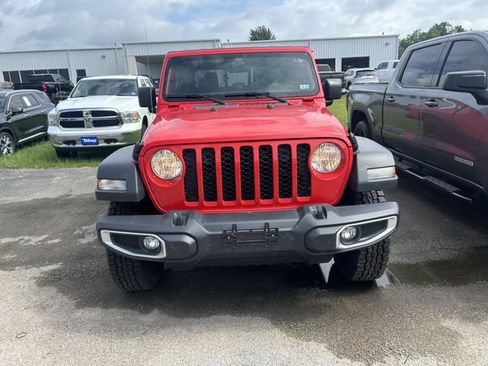 Used 2023 Jeep Gladiator Sport AWD/4WD image 2