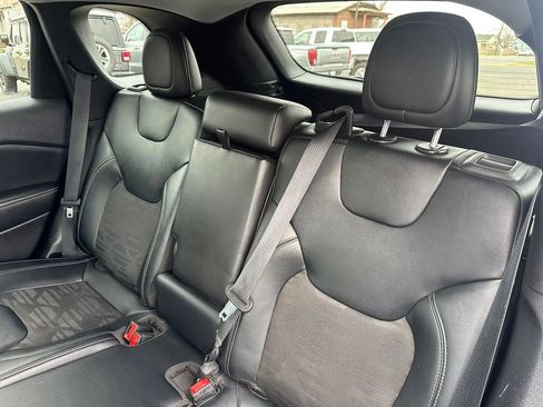 Used 2022 Jeep Cherokee Latitude w/ Trailer Tow Group image 17