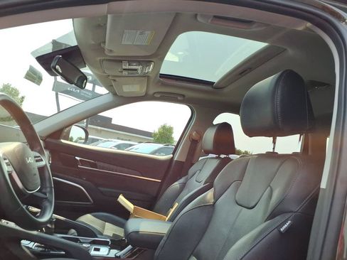 Used 2024 Kia Telluride EX w/ EX Captain's Chair Package FWD image 17