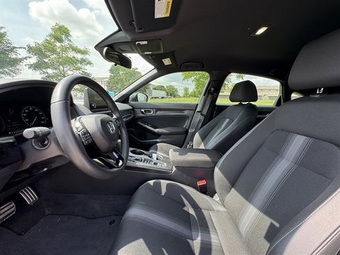 Used 2025 Honda Civic Sport image 10