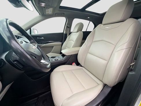 Used 2020 Cadillac XT4 Luxury w/ Cold Weather Package AWD/4WD image 11