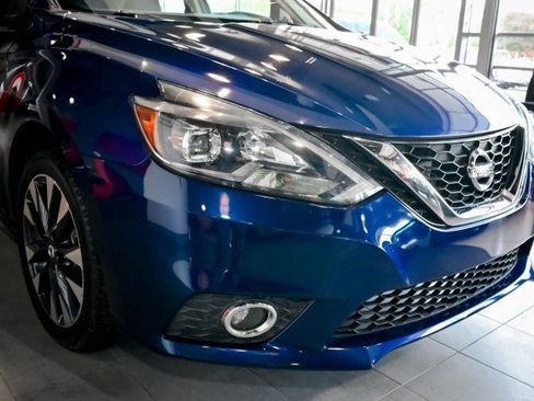 Used 2017 Nissan Sentra SR w/ Electronics Package FWD image 10