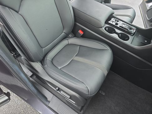 Used 2025 Honda Pilot EX-L image 10