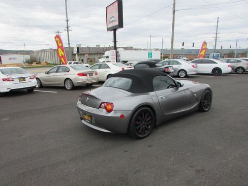 Used 2003 BMW Z4 2.5i image 9