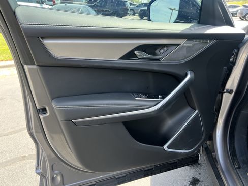 Certified 2025 Jaguar F-PACE R-Dynamic S AWD/4WD image 16