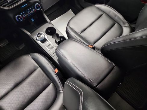 Used 2022 Ford Escape SEL image 24