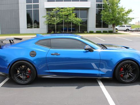 Used 2018 Chevrolet Camaro ZL1 RWD image 35