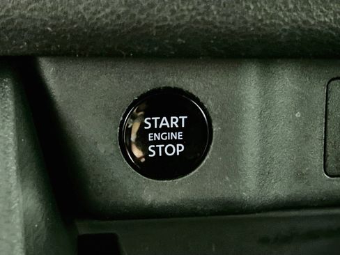 Used 2025 Nissan Rogue SV FWD image 23
